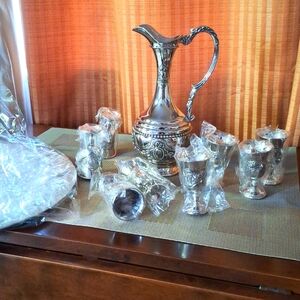 Wine Carafe, 8 Glasses And Tray